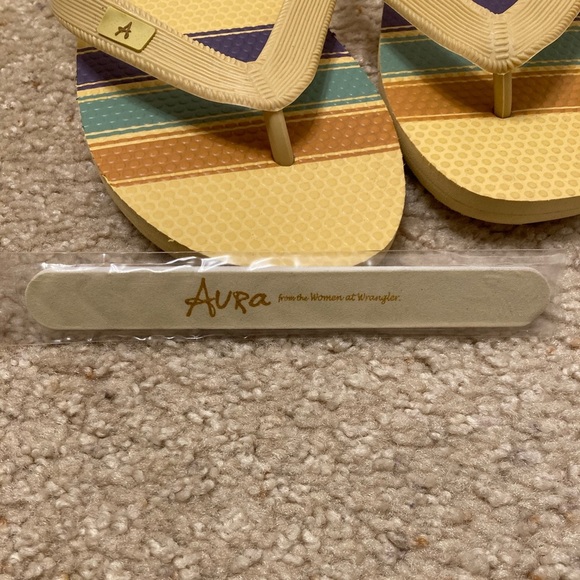 💙 NWT Wrangler Aura Flip Flops, Sandals, Women’s, Summer, Gift Set, Size Large - Picture 6 of 11